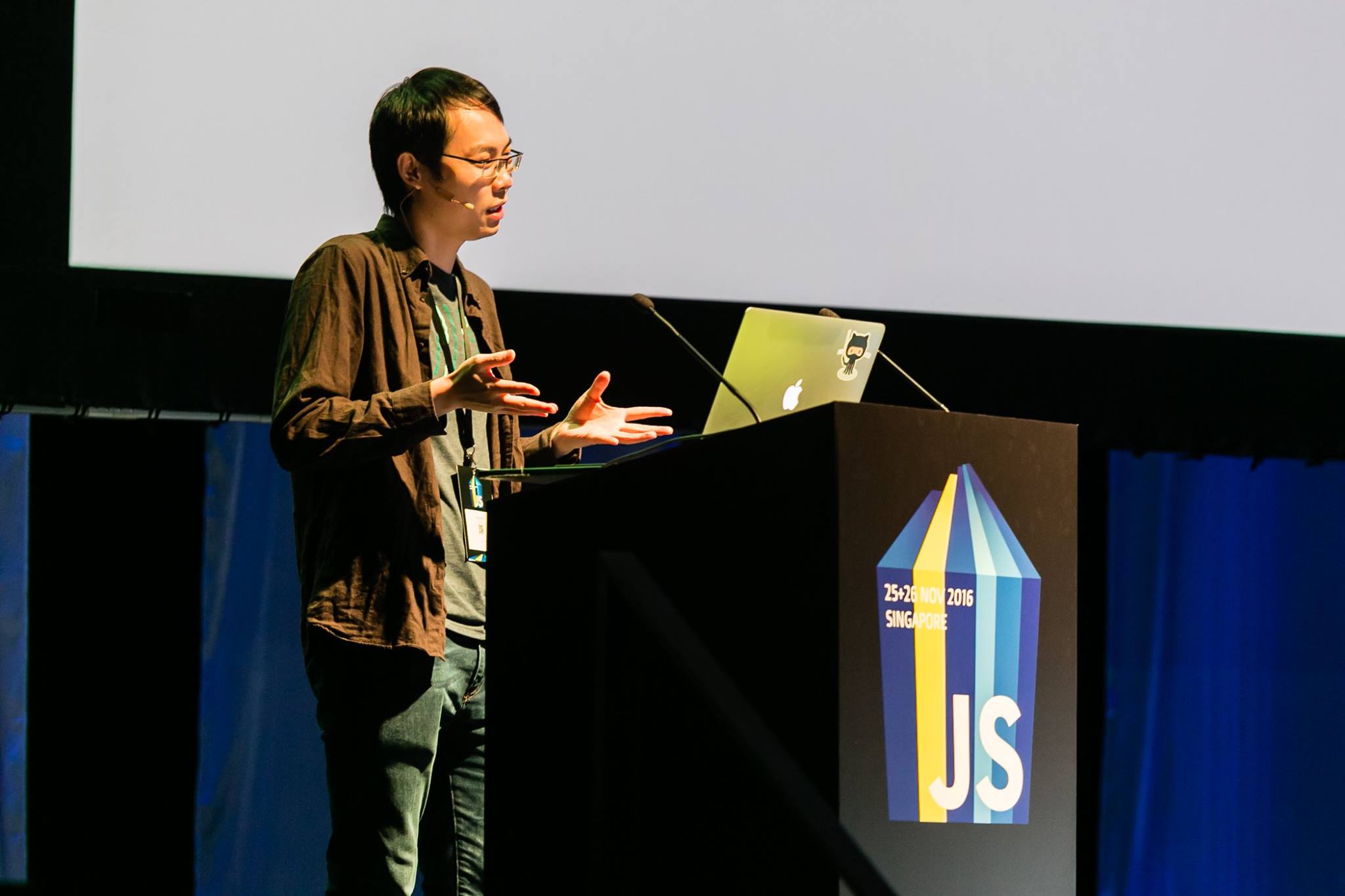 인턴으로 nw.js 를 만들고, electron 까지 사실상 혼자 하신 괴수같은 분